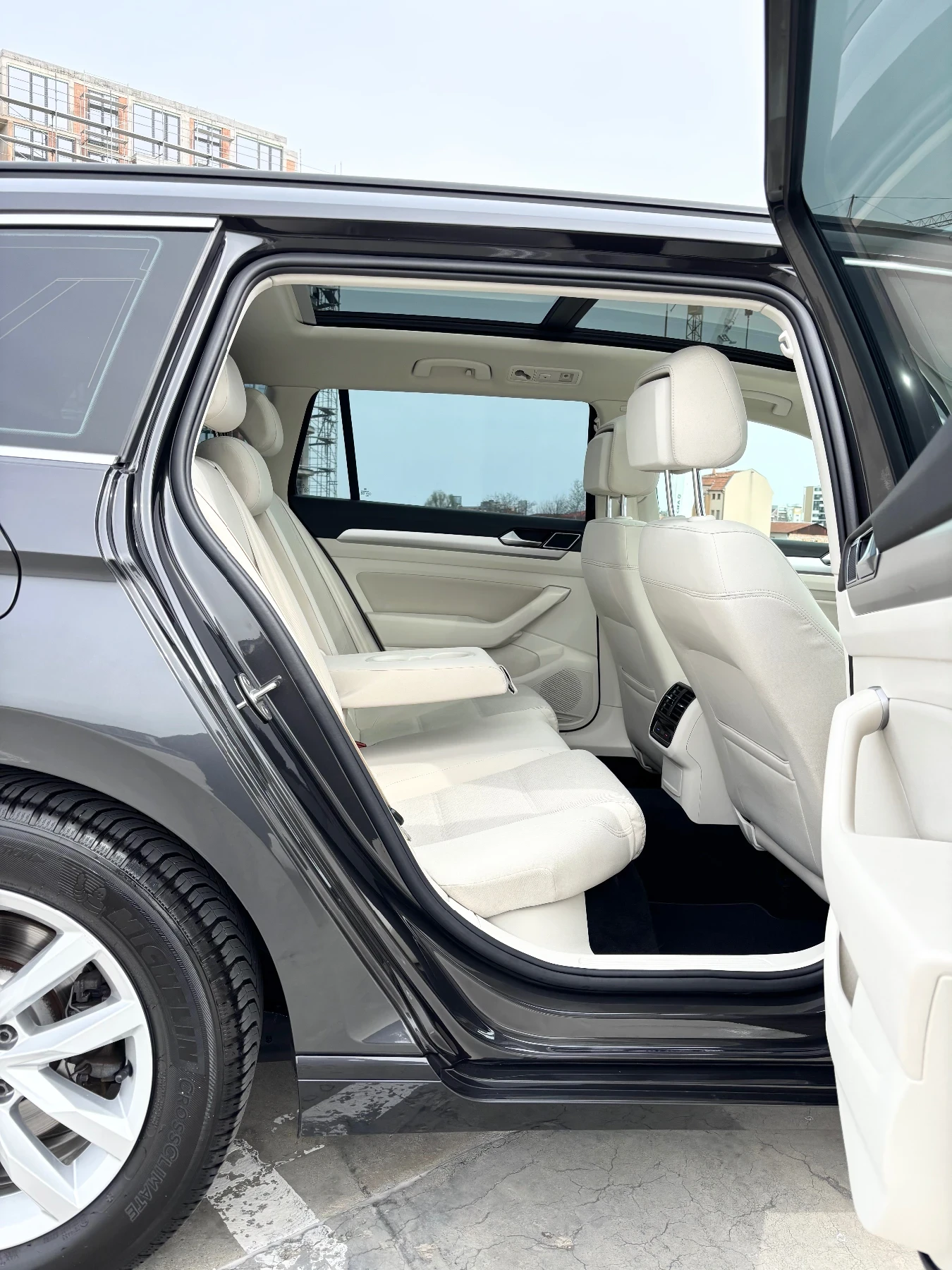 VW Passat Variant Comfortline 2.0TDI BMT Реален Пробег!, снимка 11 - Автомобили и джипове - 55222584