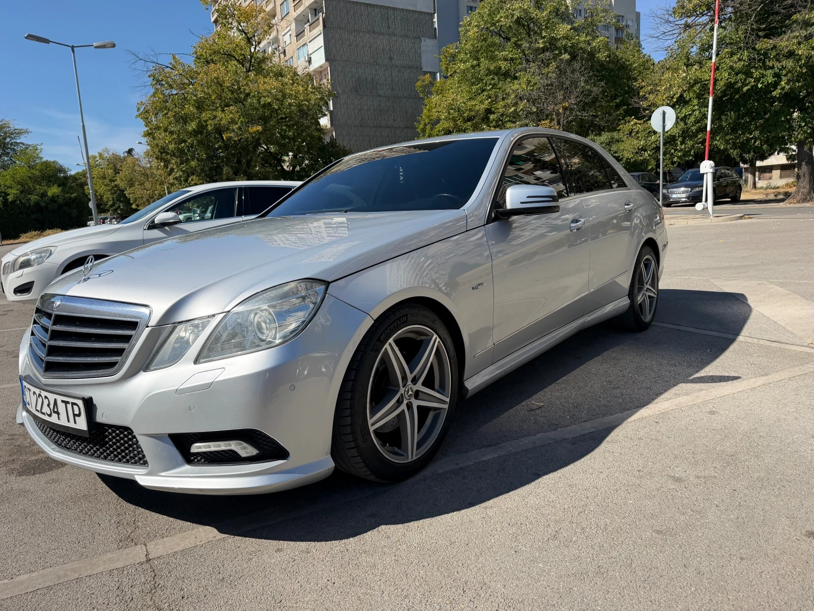 Mercedes-Benz E 350 CDI, снимка 3 - Автомобили и джипове - 56410348