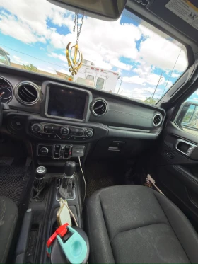 Jeep Wrangler Unlimited Sahara, снимка 9