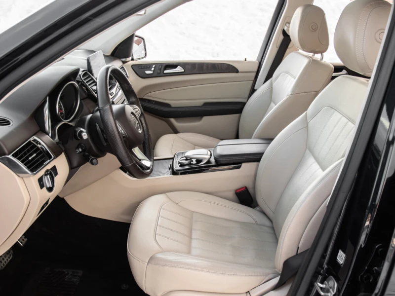 Mercedes-Benz GLE 400  С РЕГИСТРАЦИЯ & АВТО КРЕДИТ , снимка 10 - Автомобили и джипове - 53256561