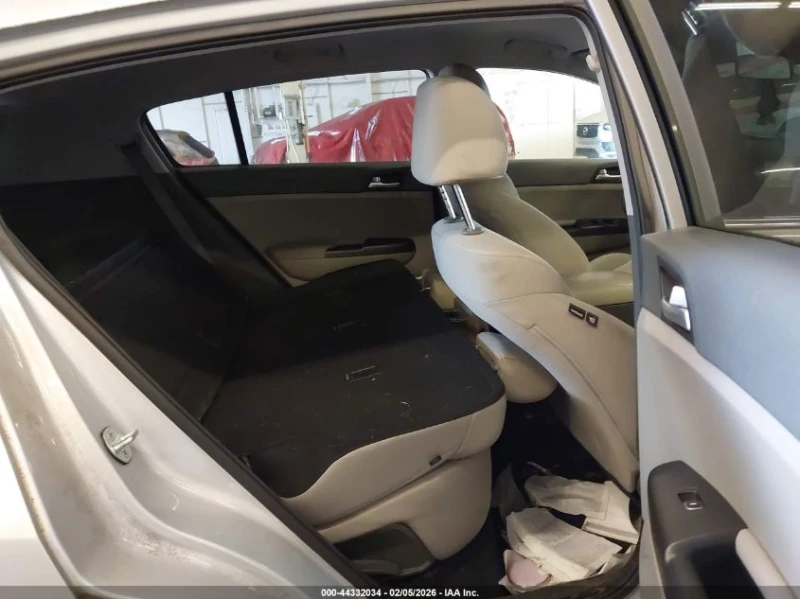 Kia Sportage 2.4L I-4 DI, DOHC, VVT, 181HP All Wheel Drive, снимка 13 - Автомобили и джипове - 53500783