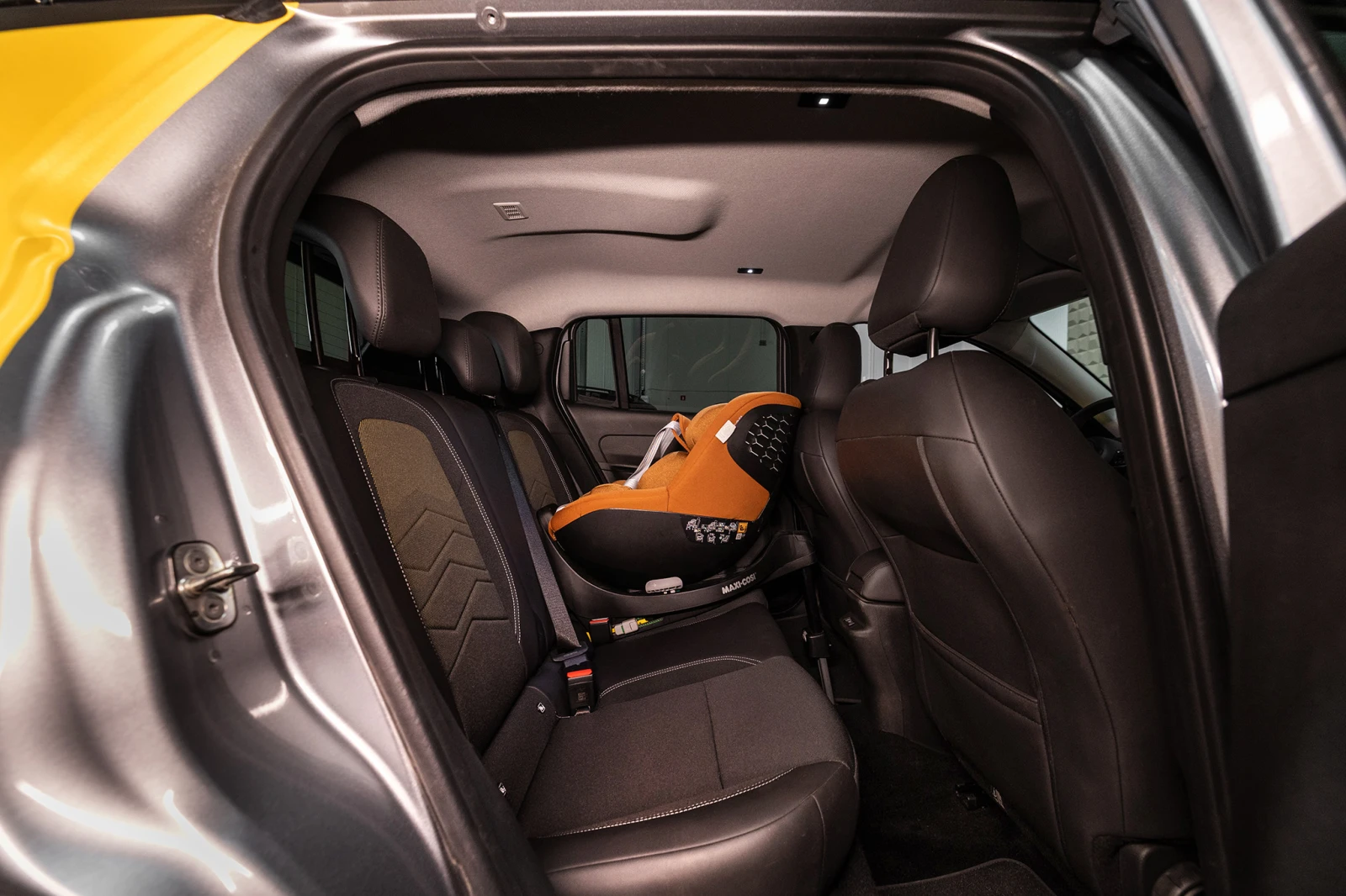 Jeep Avenger Electric SUV * ZERO EMISSIONS * FULL LED, снимка 12 - Автомобили и джипове - 54067622