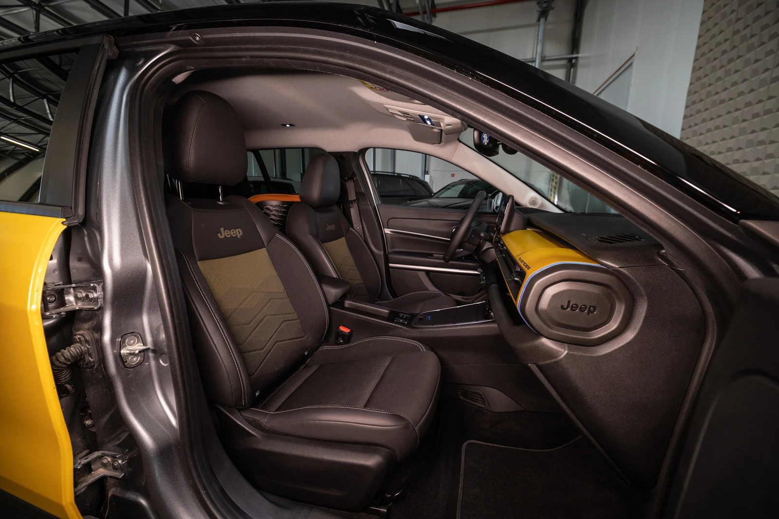 Jeep Avenger Electric SUV * ZERO EMISSIONS * FULL LED, снимка 10 - Автомобили и джипове - 54067622