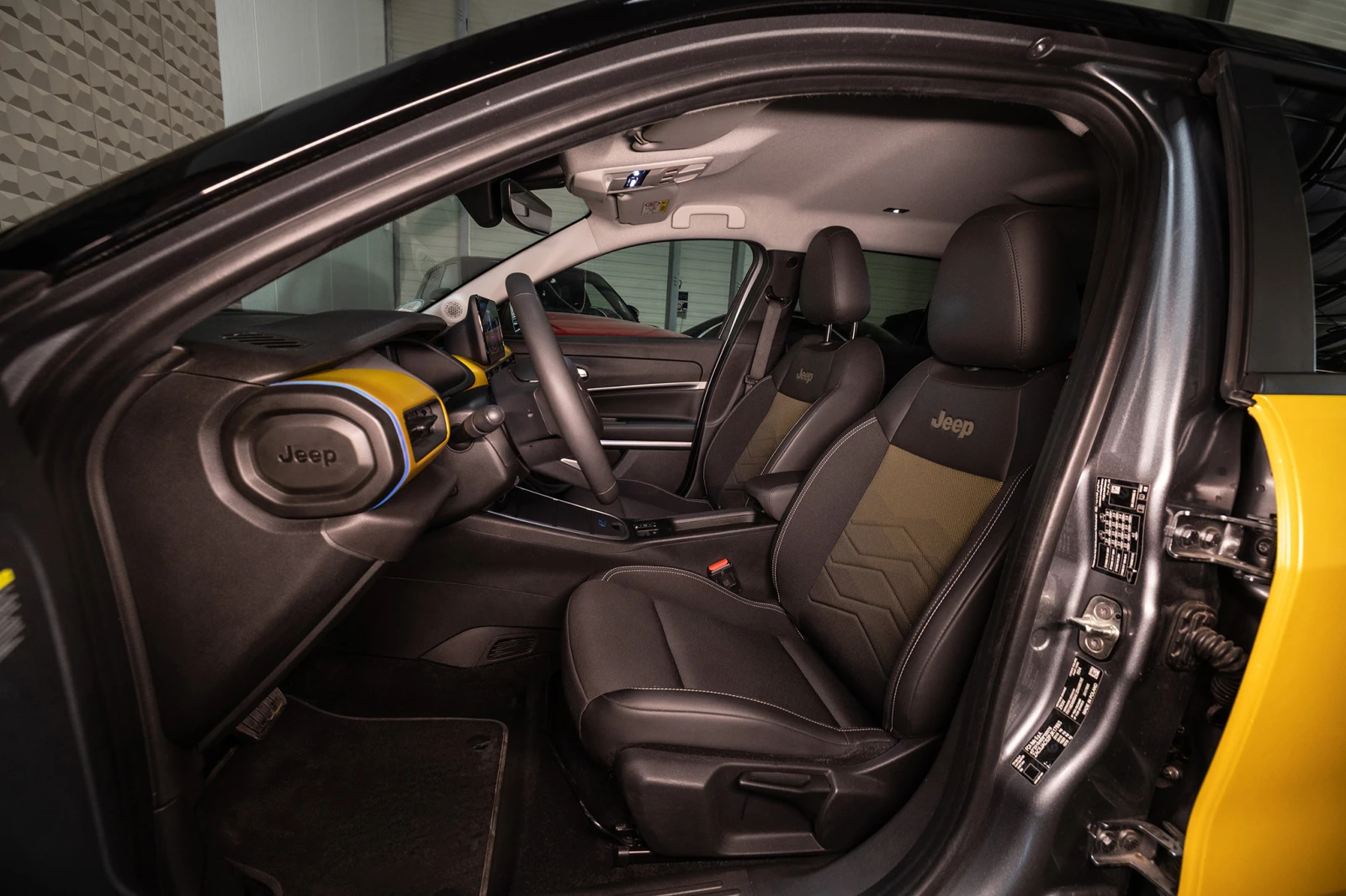 Jeep Avenger Electric SUV * ZERO EMISSIONS * FULL LED, снимка 8 - Автомобили и джипове - 54067622