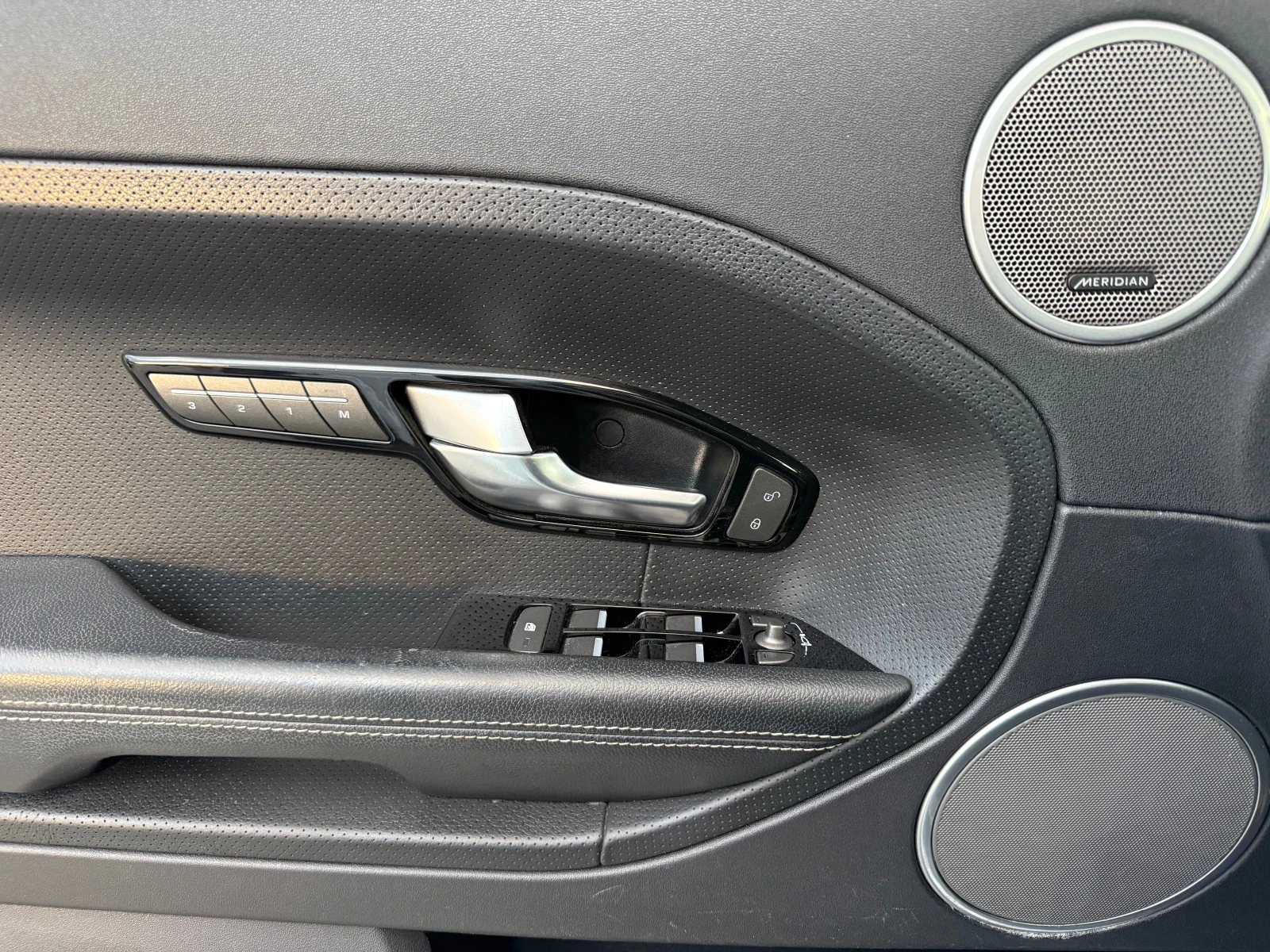 Land Rover Range Rover Evoque Dynamic 190 коня, снимка 10 - Автомобили и джипове - 54231704