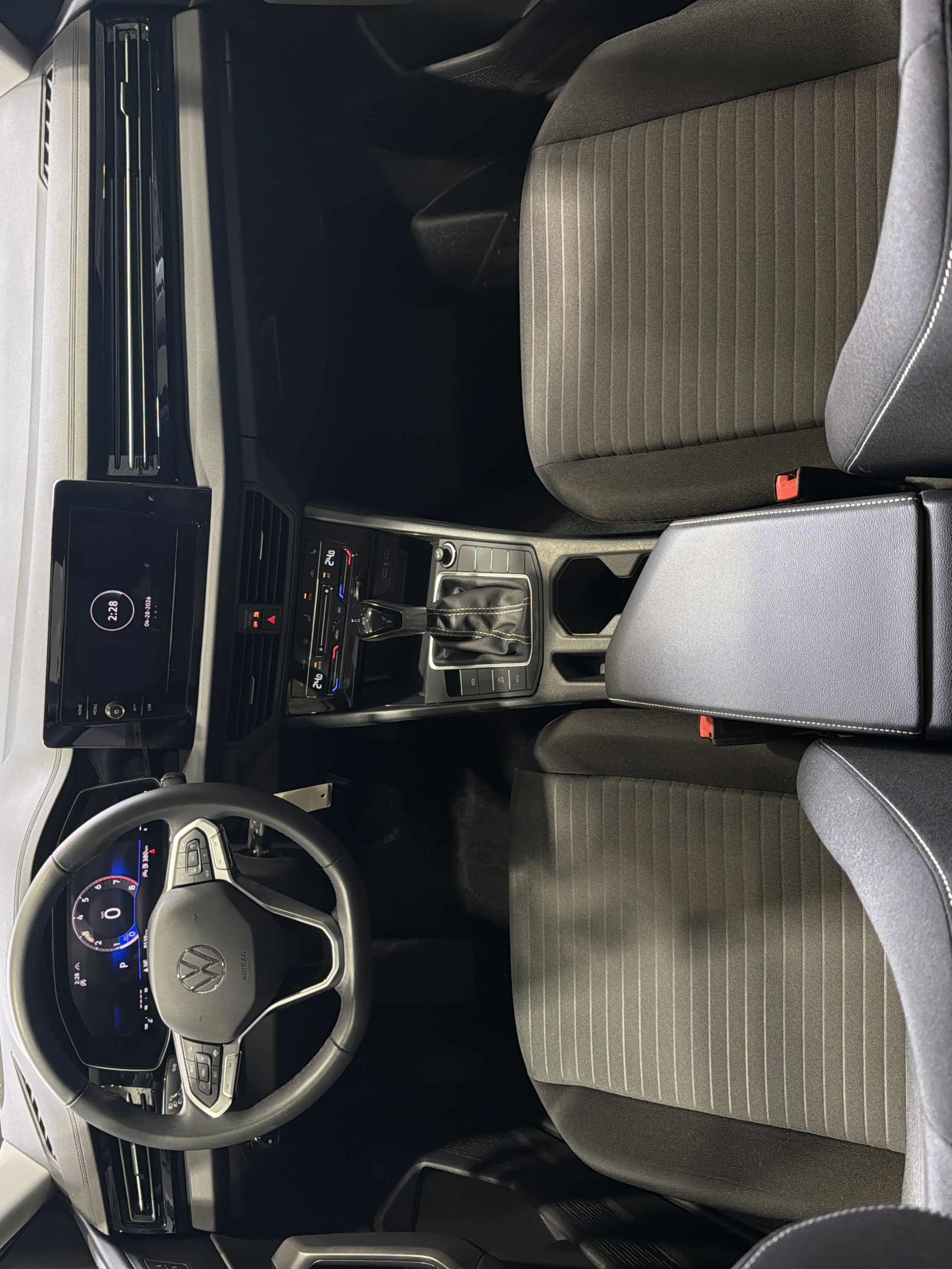 VW Jetta, снимка 11 - Автомобили и джипове - 54278448