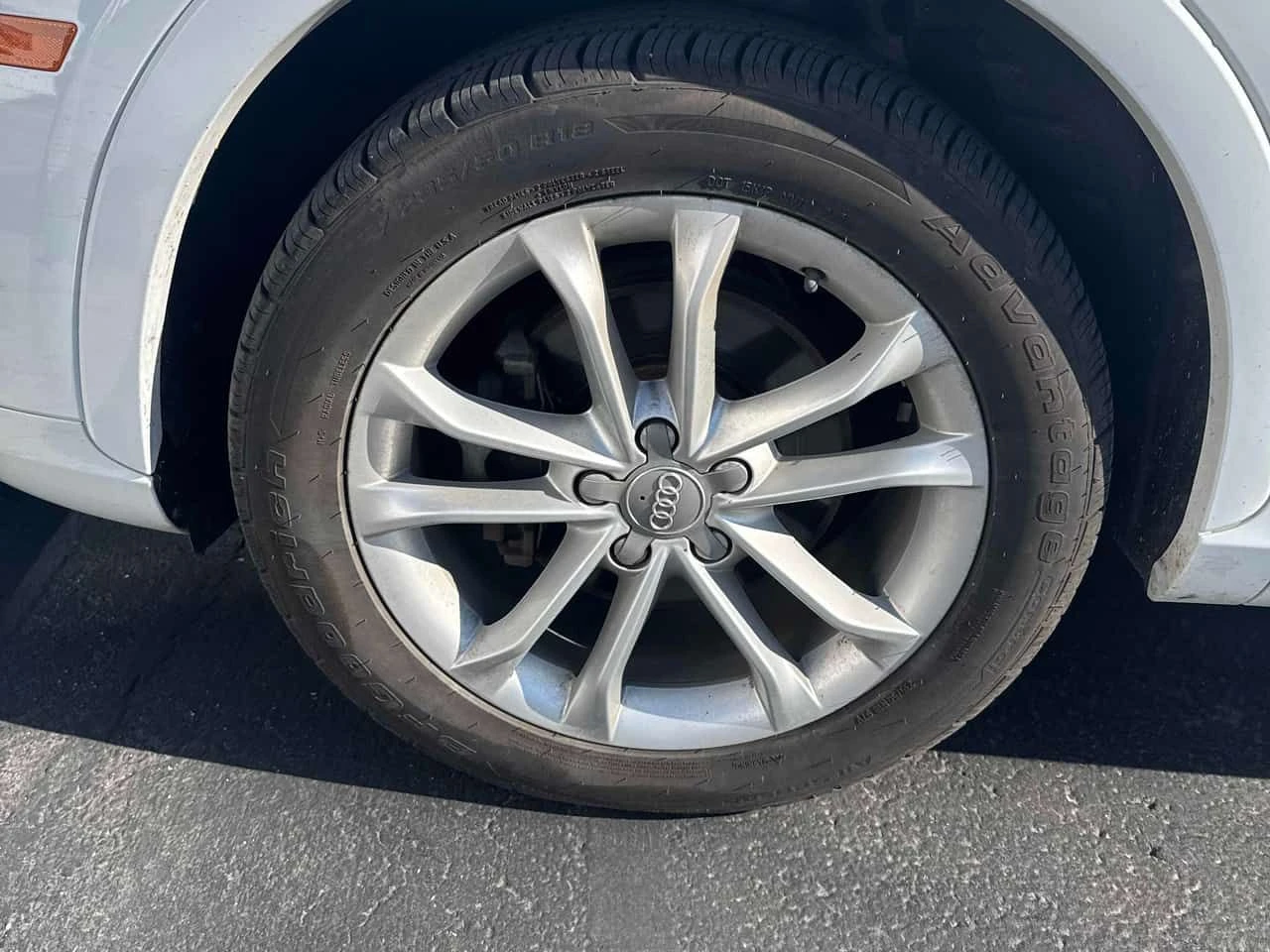 Audi Q3 Technik/CARFAX/Подгрев/Панорама/2 Ключа, снимка 9 - Автомобили и джипове - 54403015
