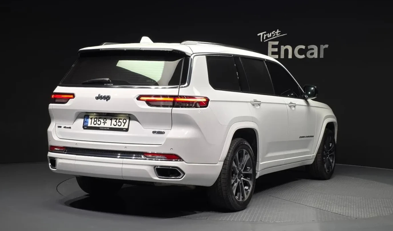 Jeep Grand cherokee OVERLAND | ХЕД ЪП | 3ТИ РЕД СЕДАЛКИ | 360, снимка 2 - Автомобили и джипове - 54670749