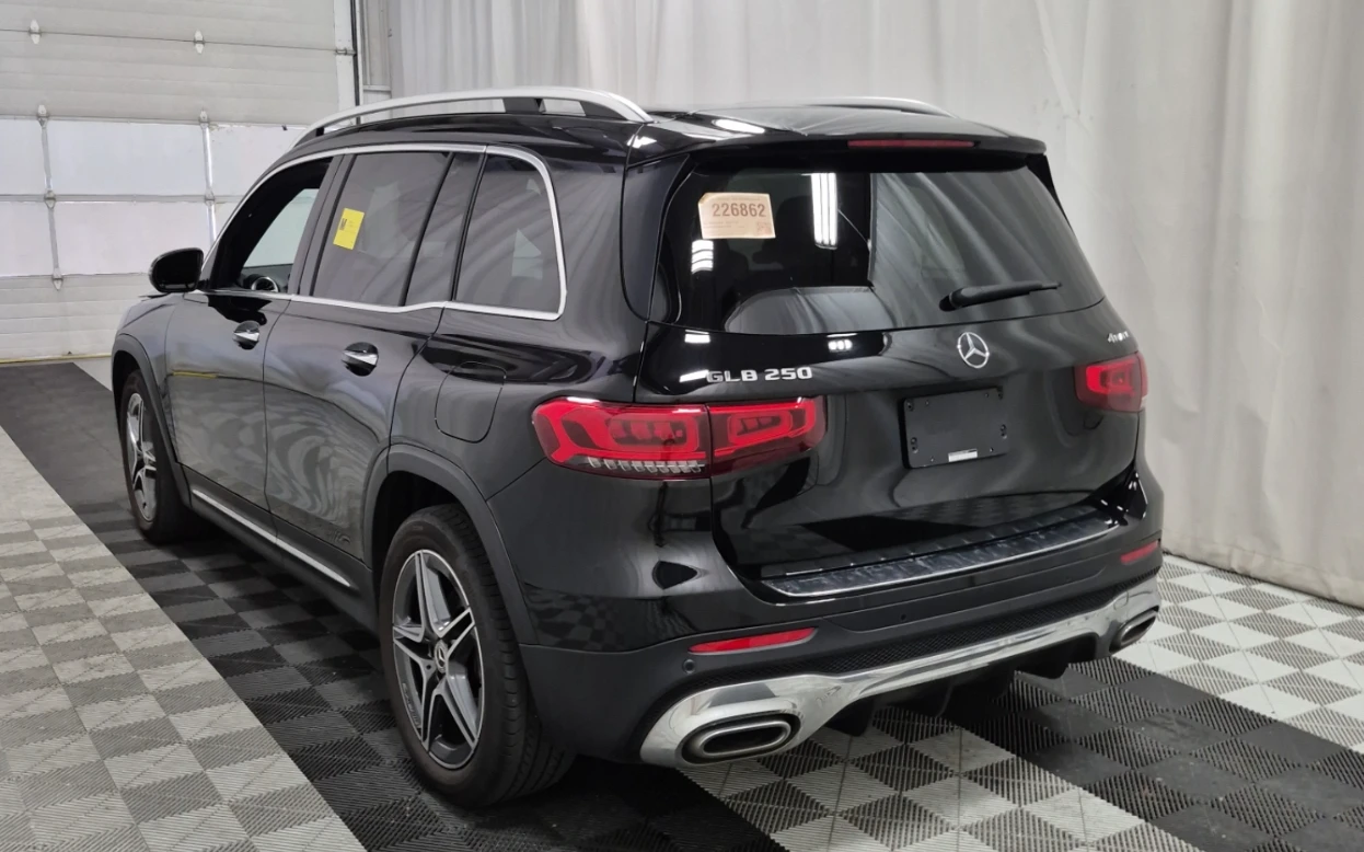 Mercedes-Benz GLB 250 AMG* 47к км* Подгрев* Камера* Virtual* Двуцветна К, снимка 6 - Автомобили и джипове - 55392828