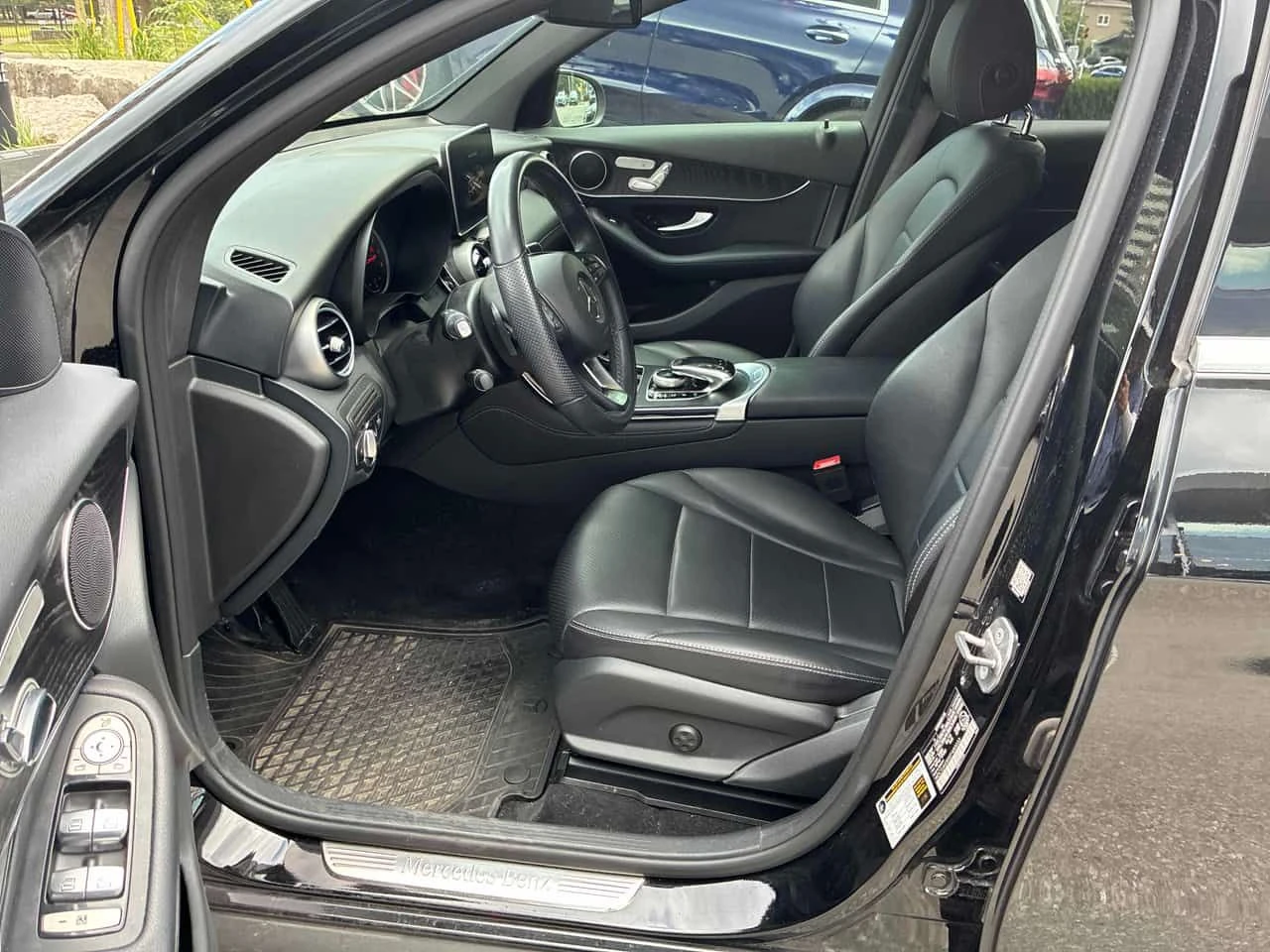 Mercedes-Benz GLC 300 * CARFAX * ОТ ПРЕДСТАВИТЕЛСТВО НА МЕРЦЕДЕС * , снимка 5 - Автомобили и джипове - 55588213