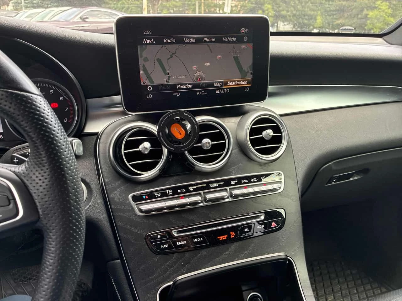Mercedes-Benz GLC 300 * CARFAX * ОТ ПРЕДСТАВИТЕЛСТВО НА МЕРЦЕДЕС * , снимка 9 - Автомобили и джипове - 55588213