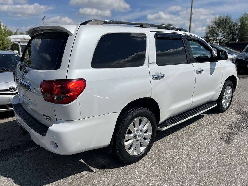 Toyota Sequoia 5.7* V8* PLATINUM* ПОДГРЕВ* ОБДУХВАНЕ* КАМЕРА* JBL, снимка 2 - Автомобили и джипове - 56130851