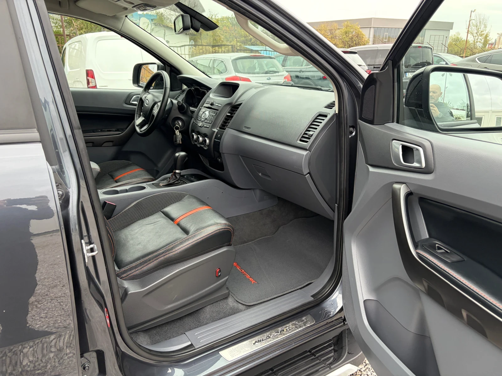 Ford Ranger Wildtrak 3.2 TDCI Automatik, снимка 12 - Автомобили и джипове - 56628221