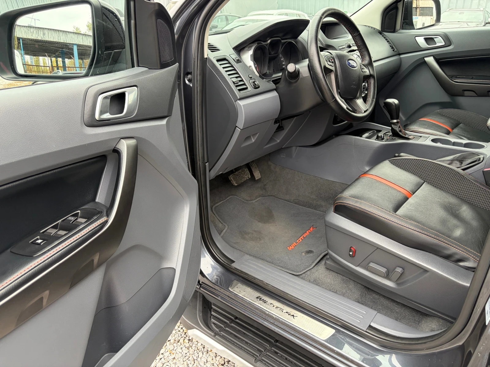 Ford Ranger Wildtrak 3.2 TDCI Automatik, снимка 9 - Автомобили и джипове - 56628221
