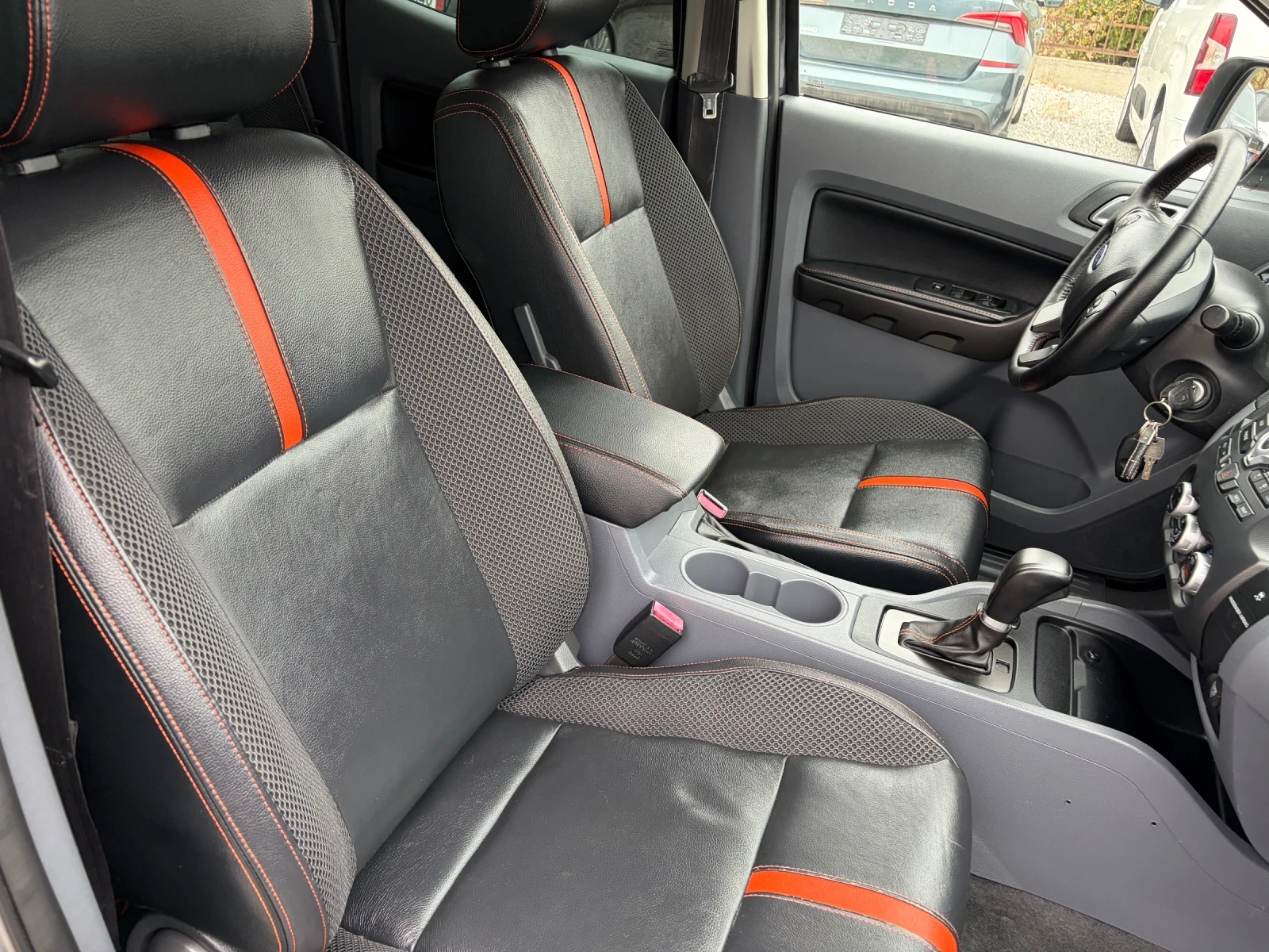 Ford Ranger Wildtrak 3.2 TDCI Automatik, снимка 13 - Автомобили и джипове - 56628221