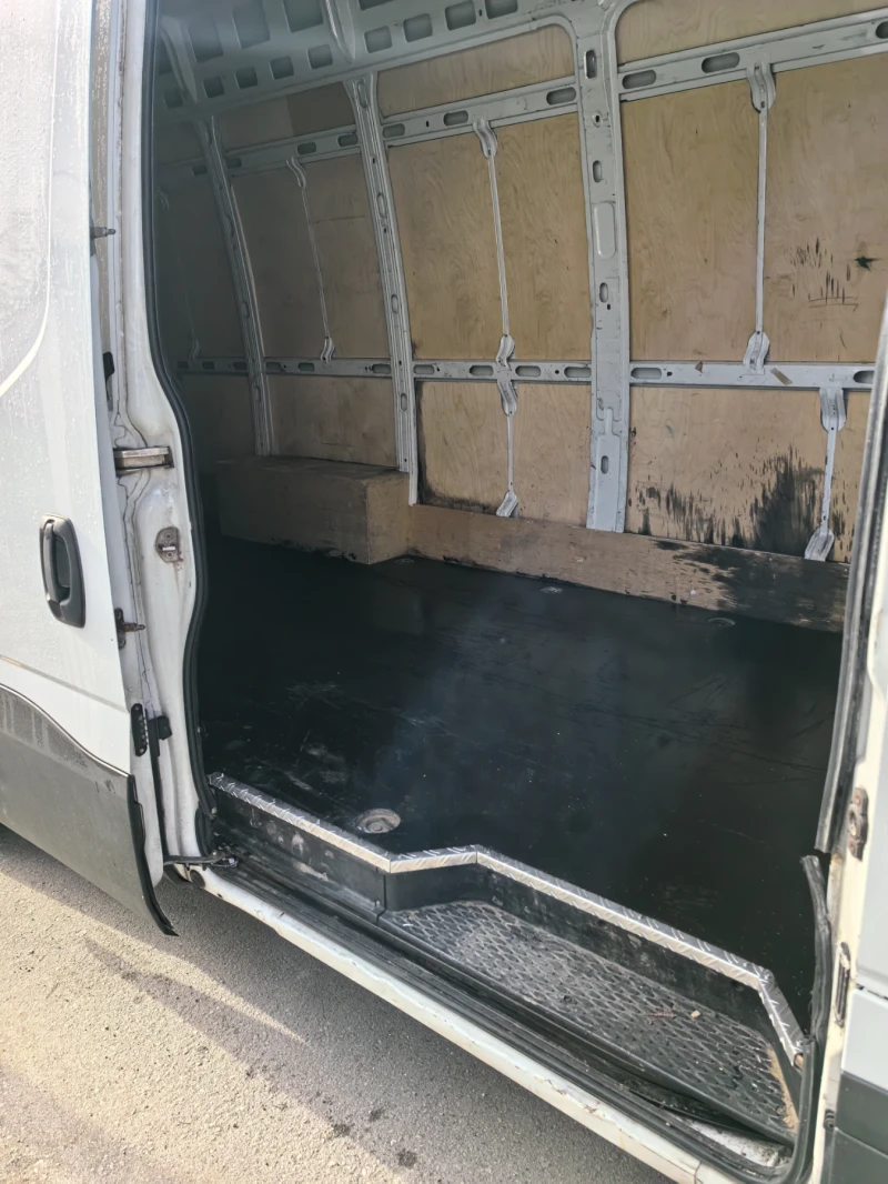 Iveco 35S18 3.0 180 кс. , снимка 9 - Бусове и автобуси - 53087004