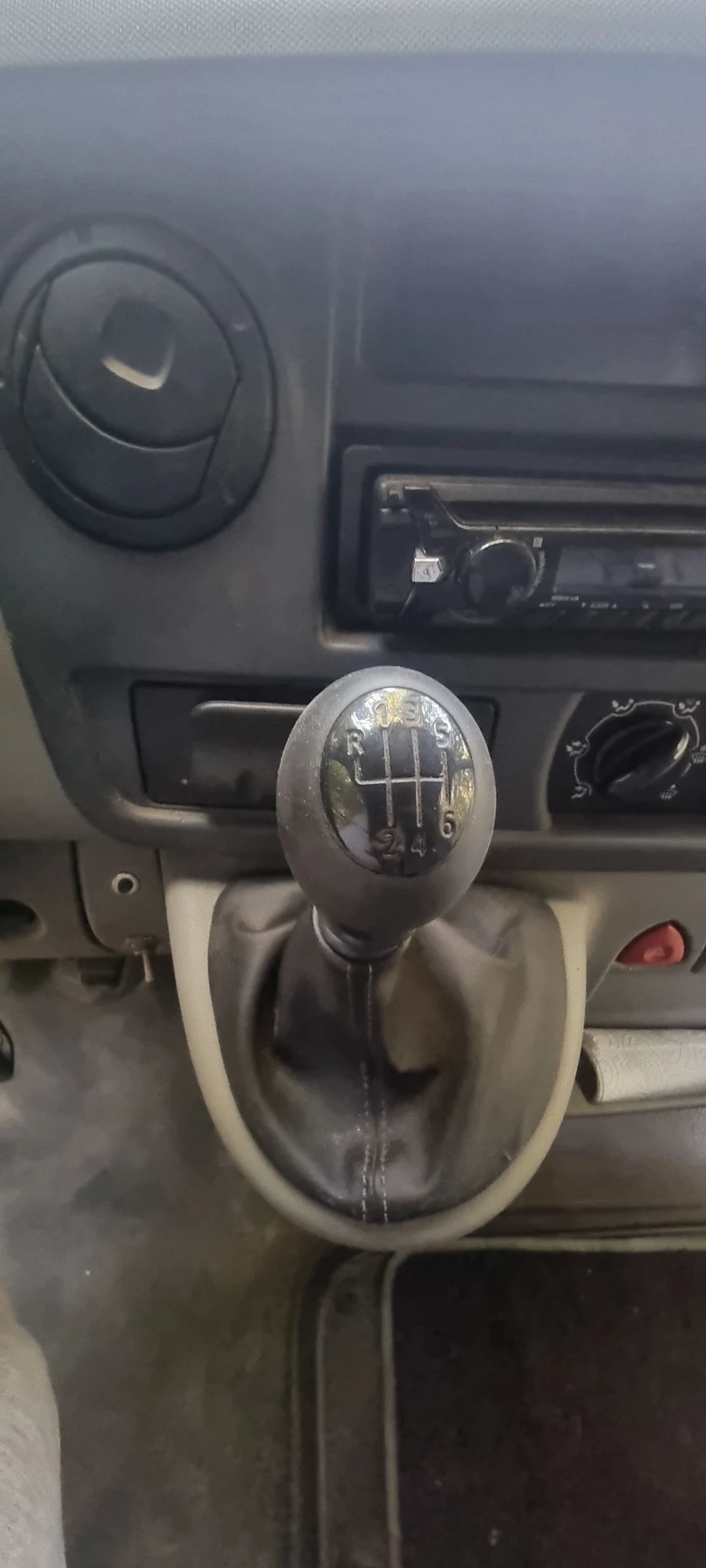 Renault Master, снимка 8 - Бусове и автобуси - 55256196
