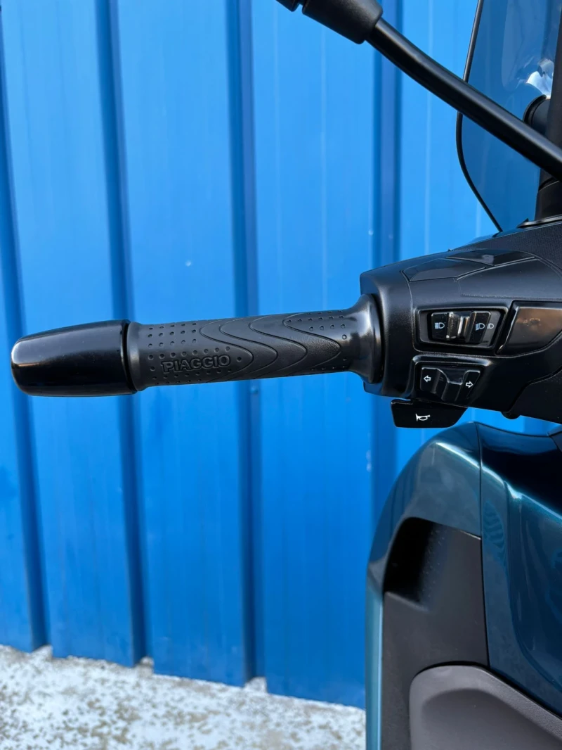 Piaggio Beverly 300 hpe, снимка 7 - Мотоциклети и мототехника - 52433862