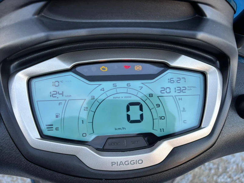 Piaggio Beverly 300 hpe, снимка 8 - Мотоциклети и мототехника - 52433862