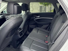 Audi E-Tron * PROGRESSIV * ПАНО * ПОДГРЕВИ * KEYLESS * CARFAX, снимка 17