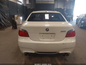 Обява за продажба на BMW M5 CARFAX АВТО КРЕДИТ  ~27 500 лв. - изображение 4