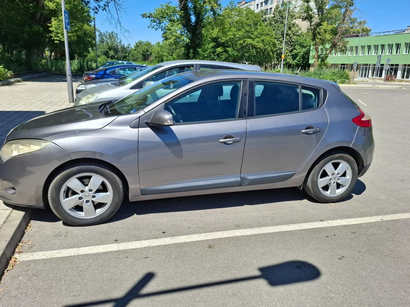 Renault Megane, снимка 2 - Автомобили и джипове - 46419385