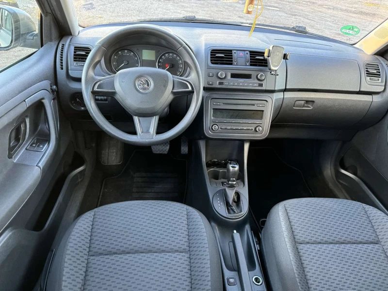 Skoda Fabia 1.2 TSI* EVRO 6b* Germani* Перфектна, снимка 9 - Автомобили и джипове - 47415818