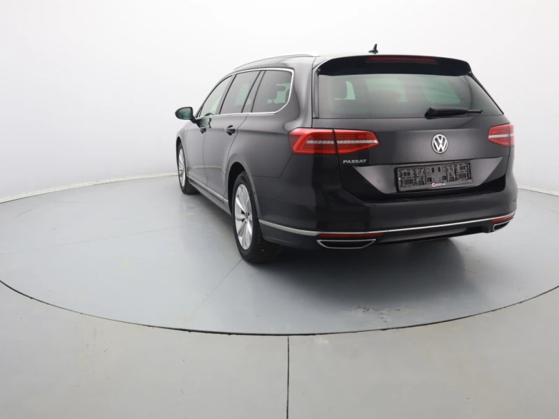 VW Passat, снимка 9 - Автомобили и джипове - 48626648