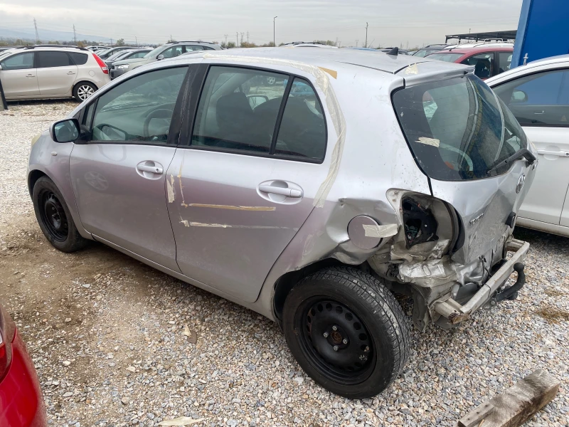 Toyota Yaris 1.3, снимка 4 - Автомобили и джипове - 52304645