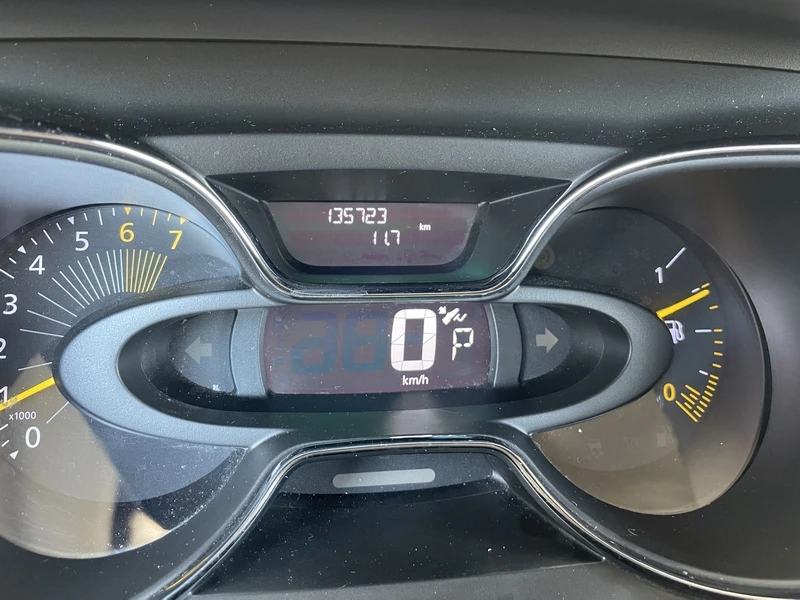 Renault Captur 1.2 120EDC ШВЕЙЦАРИЯ, снимка 10 - Автомобили и джипове - 55688260