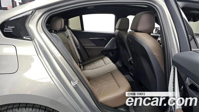 BMW 520, снимка 12 - Автомобили и джипове - 56077739