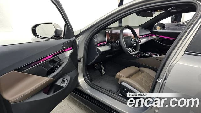 BMW 520, снимка 10 - Автомобили и джипове - 56077739