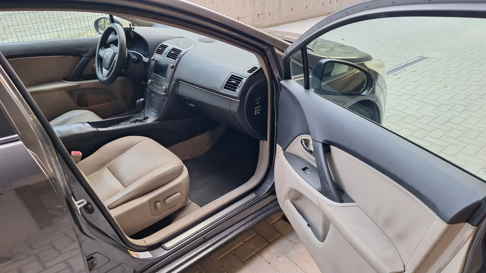 Toyota Avensis  - изображение 8