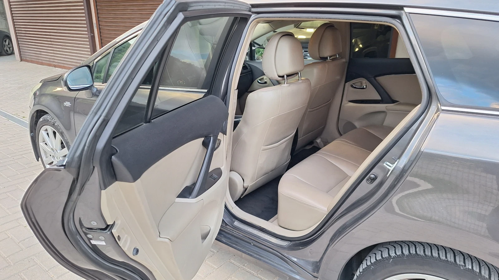 Toyota Avensis  - изображение 5