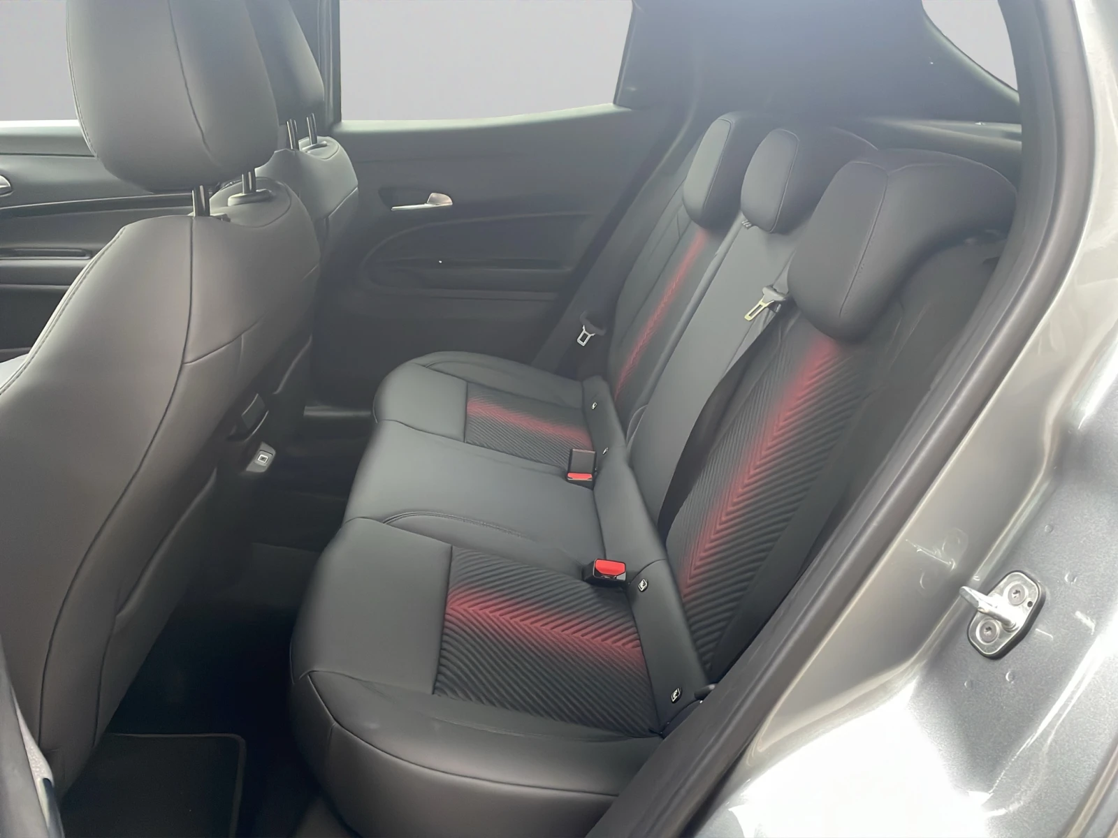 Alfa Romeo Junior JUNIOR SPECIALE IBRIDA 1.2 48V-Hybrid 145HP  | Mobile.bg   13