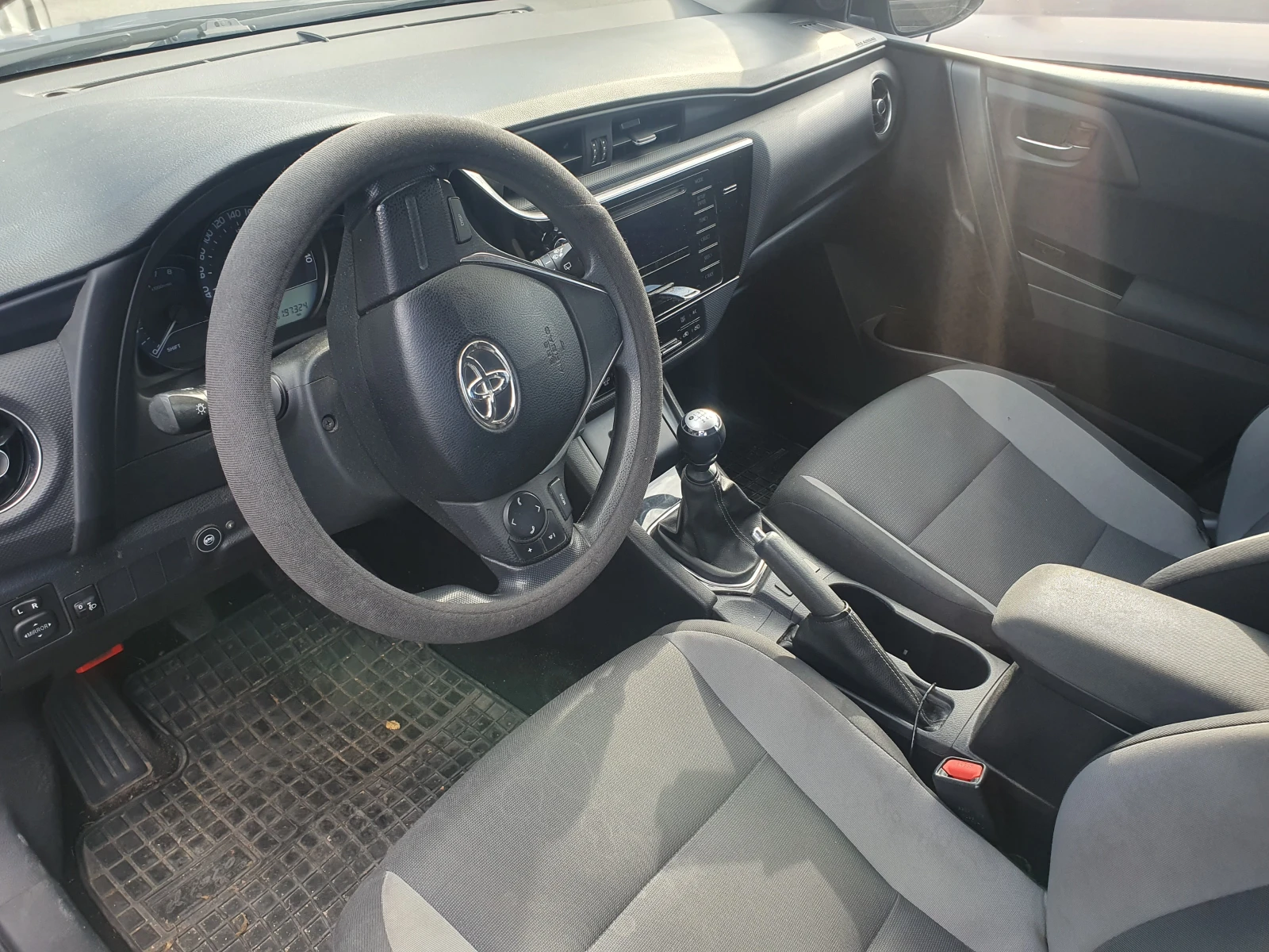 Toyota Auris 1.33VVTI-100K.C-EURO6 - изображение 7