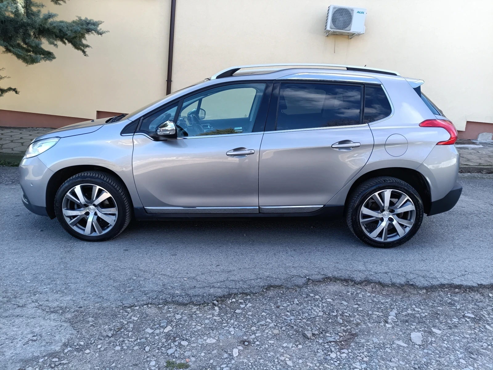 Peugeot 2008 1.6 ALLURE панорама нави - изображение 8