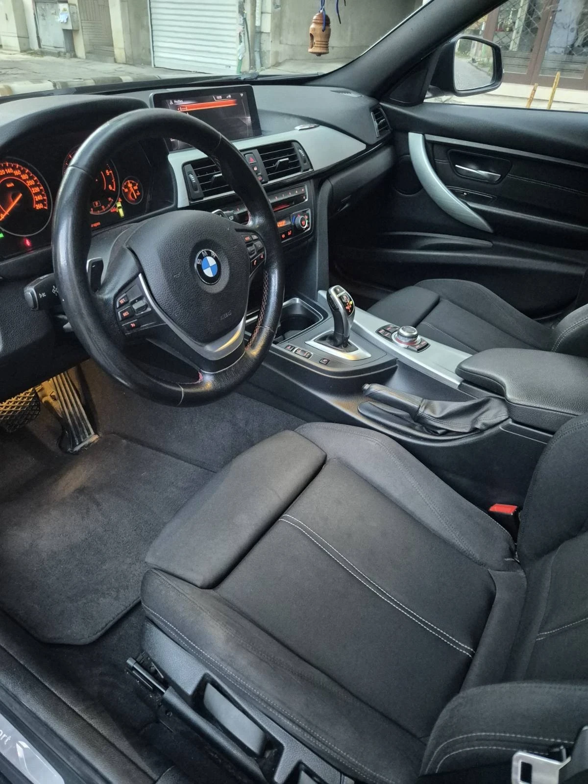 BMW 320 F31, снимка 3 - Автомобили и джипове - 53800372