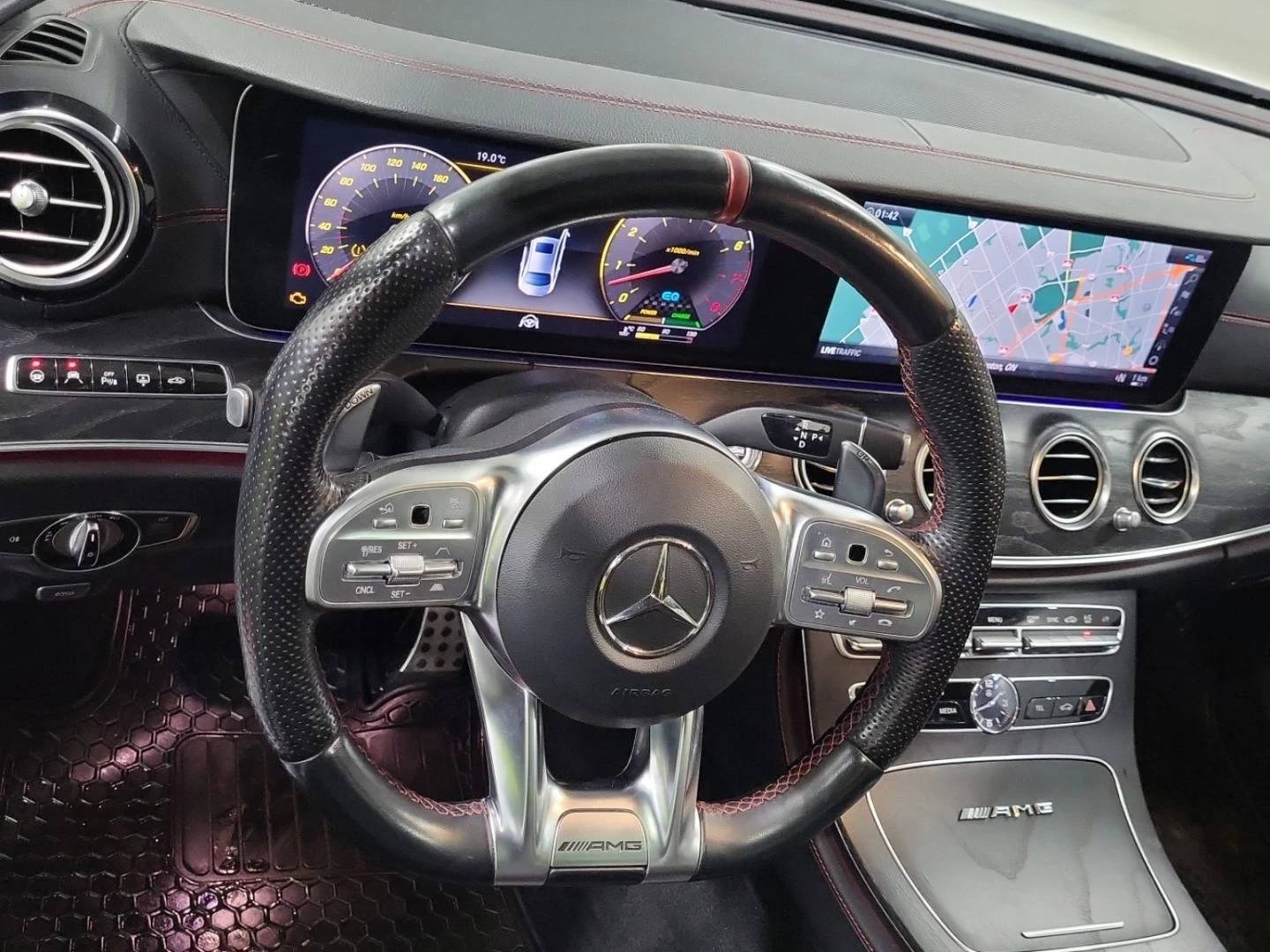 Mercedes-Benz E 53 AMG AMG* Distronic* 360View* Burmester, снимка 9 - Автомобили и джипове - 54073122
