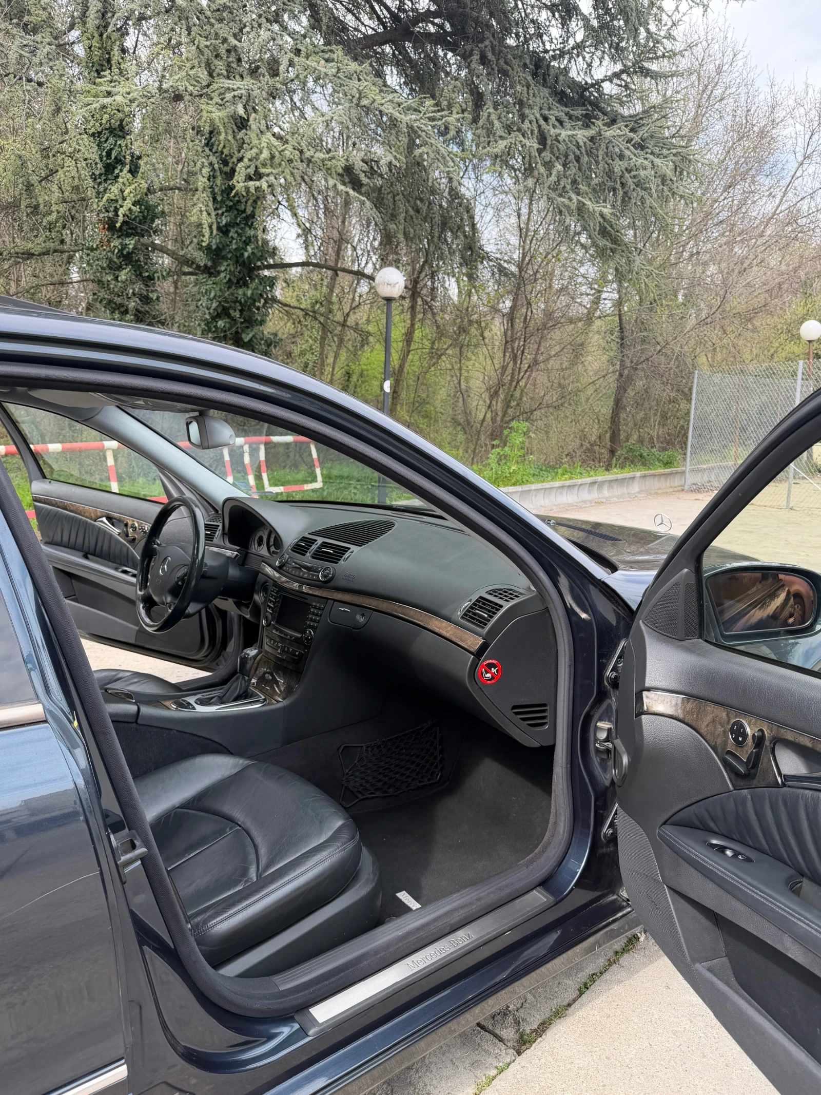 Mercedes-Benz E 270, снимка 7 - Автомобили и джипове - 54125679