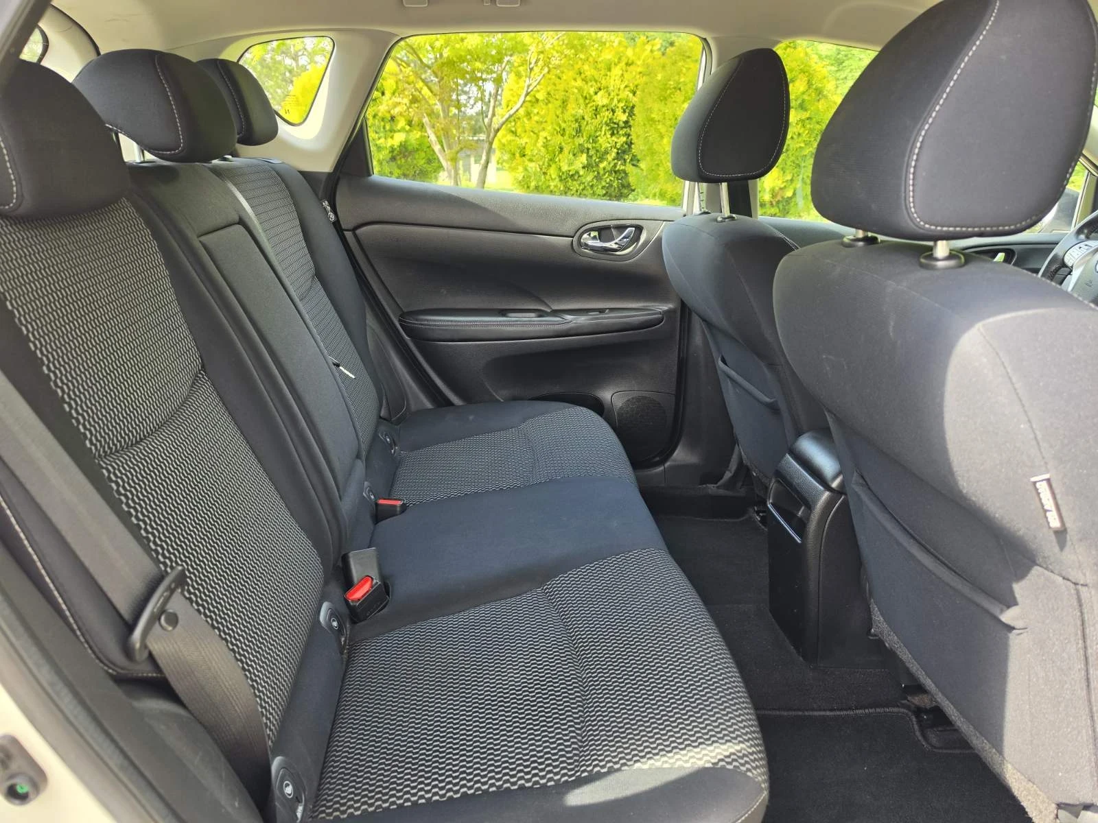 Nissan Pulsar 1.2 DIG-T ACENTA, снимка 10 - Автомобили и джипове - 54247032