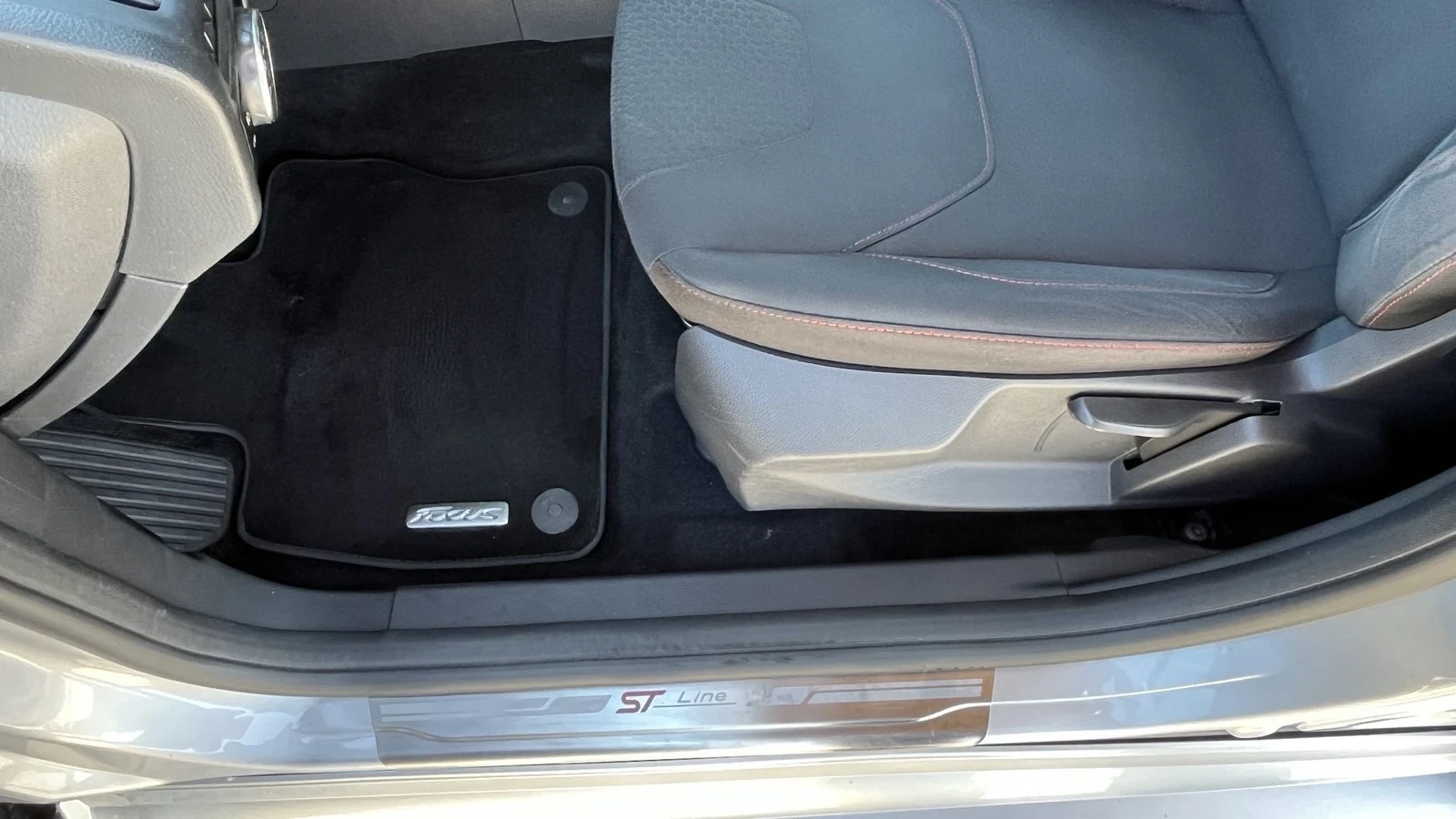 Ford Focus 1.0 ecoboost ST line 100000 km.Top | Mobile.bg � ����������� 11