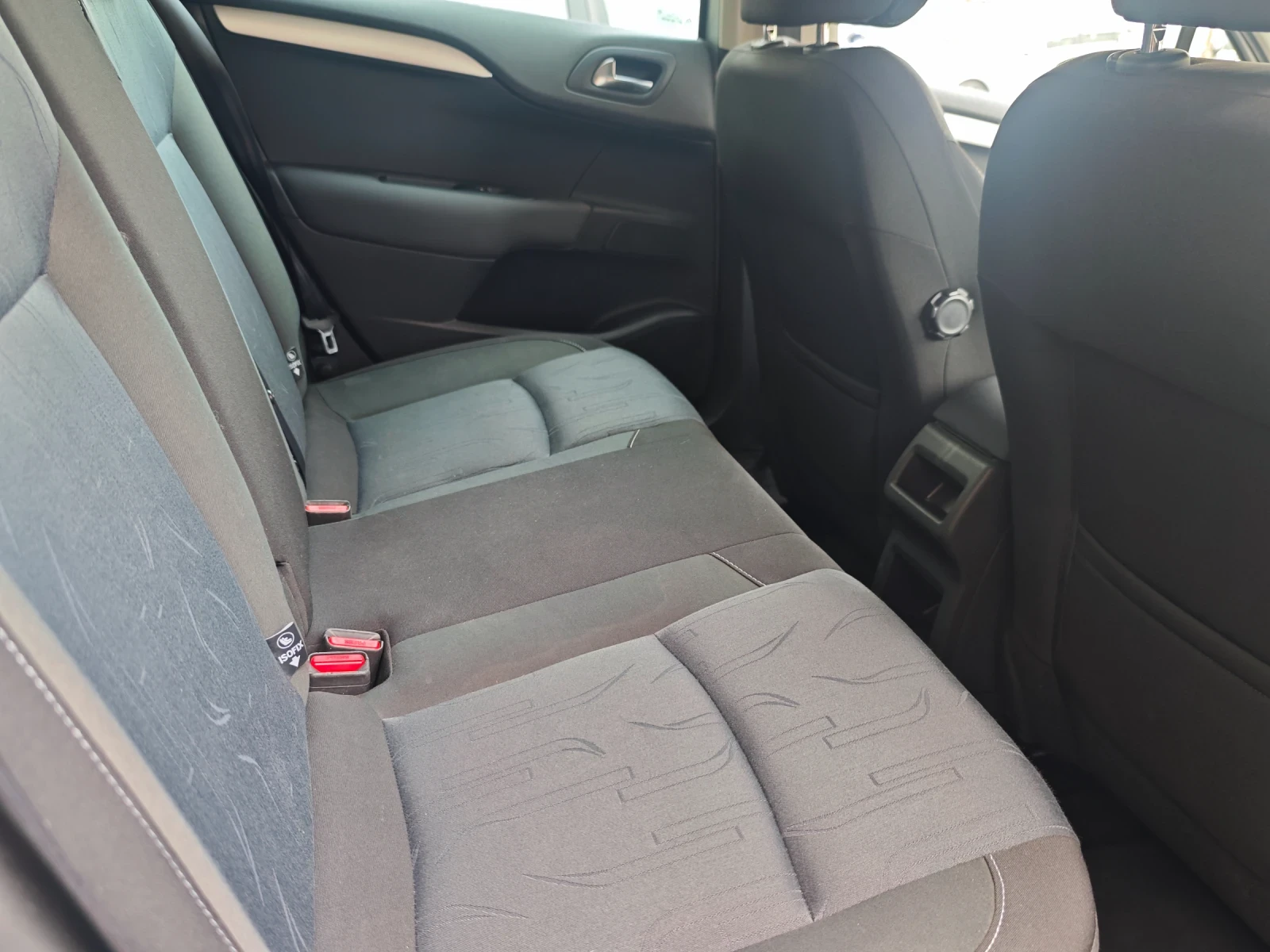 Citroen C4 1.6 e-HDI, снимка 8 - Автомобили и джипове - 54266274