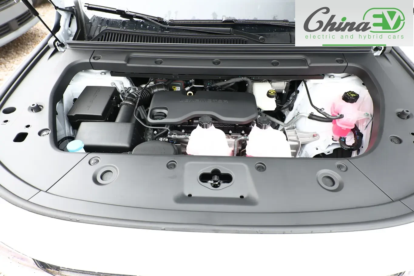 Leapmotor C10 Design REEV RWD, снимка 10 - Автомобили и джипове - 54705288