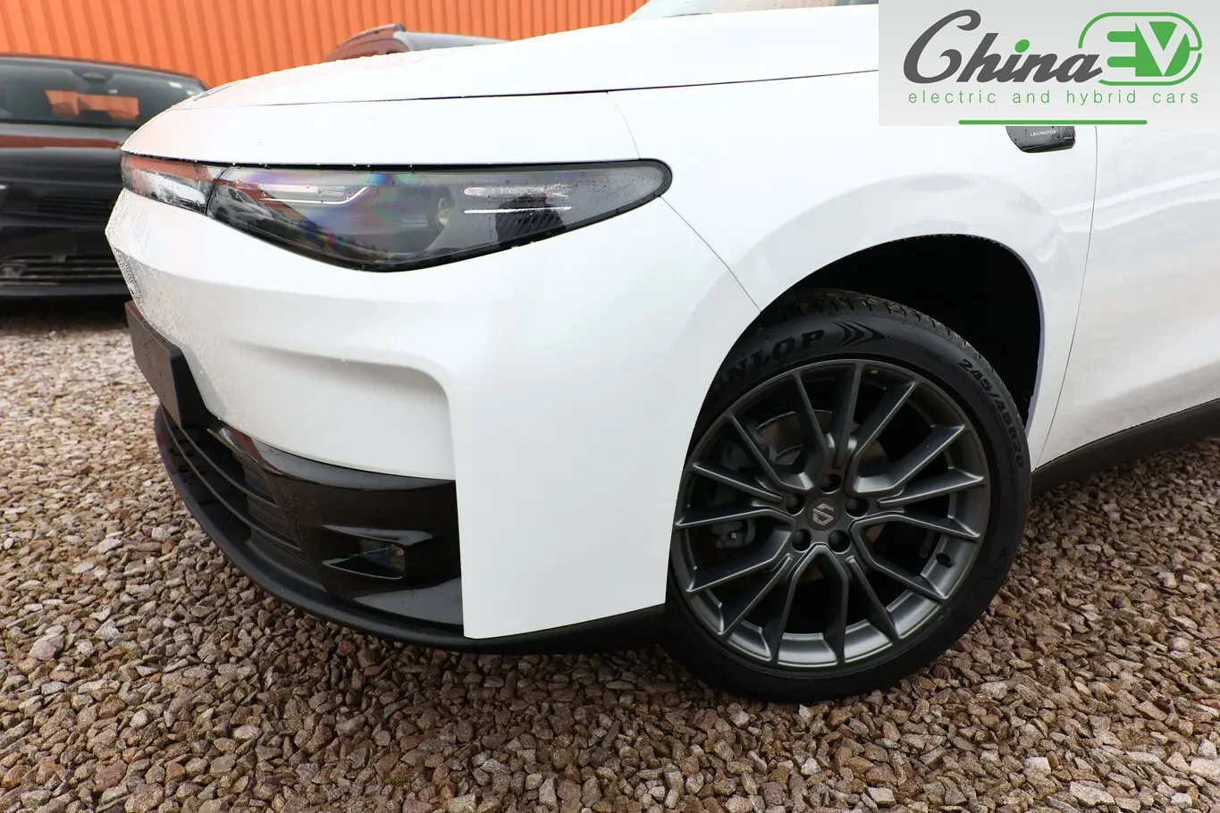 Leapmotor C10 Design REEV RWD, снимка 4 - Автомобили и джипове - 54705288
