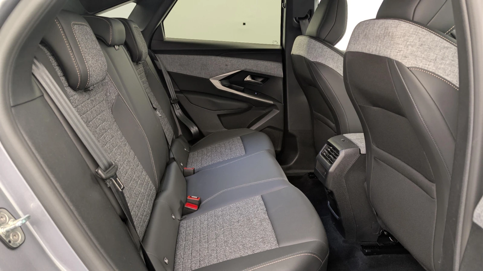 Peugeot 3008 Allure - Hybrid - Полу-кожа - Дистроник - Кийлес, снимка 9 - Автомобили и джипове - 54959715