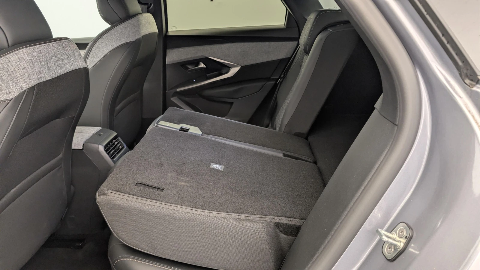 Peugeot 3008 Allure - Hybrid - Полу-кожа - Дистроник - Кийлес, снимка 13 - Автомобили и джипове - 54959715