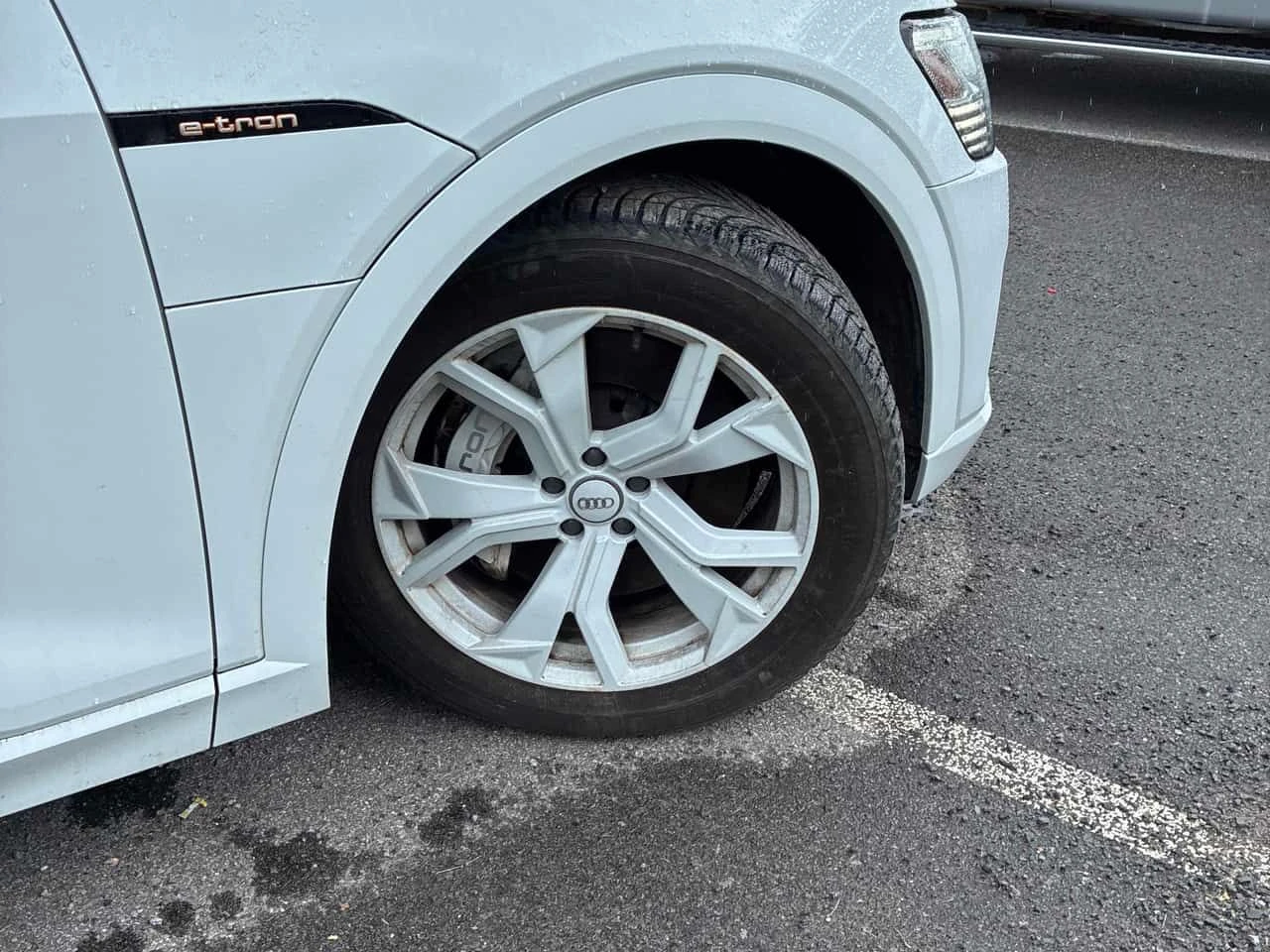 Audi E-Tron * PROGRESSIV * ПАНО * ПОДГРЕВИ * KEYLESS * CARFAX, снимка 7 - Автомобили и джипове - 55074050