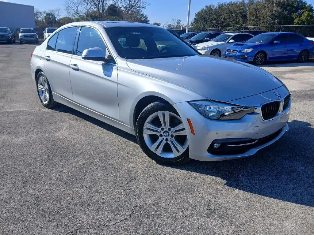 BMW 330 i, снимка 3 - Автомобили и джипове - 55508907
