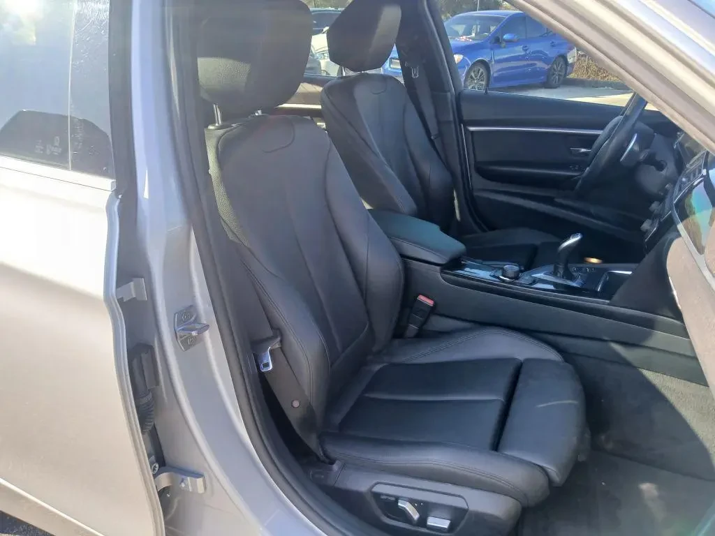 BMW 330 i, снимка 15 - Автомобили и джипове - 55508907